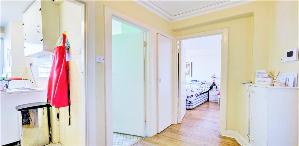 			HEATING and HOT WATER INCLUDED, 1 Bedroom, 1 bath, 1 reception Flat			 Eton College Road, Belsize Park